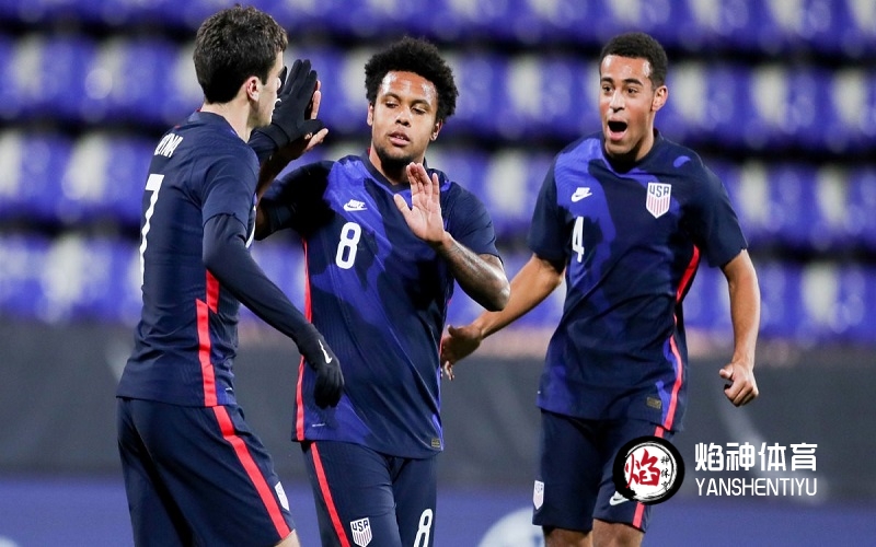 友谊赛：美国6-2巴拿马，年轻的美国足球队展开绝地大反攻